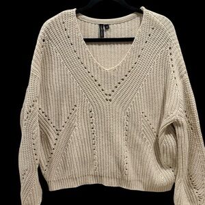 Moon and Madison Beige V Neck Sweater Size Medium